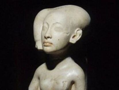 Estatua de Anjesom, hermana de Tutankamón, recuperada.