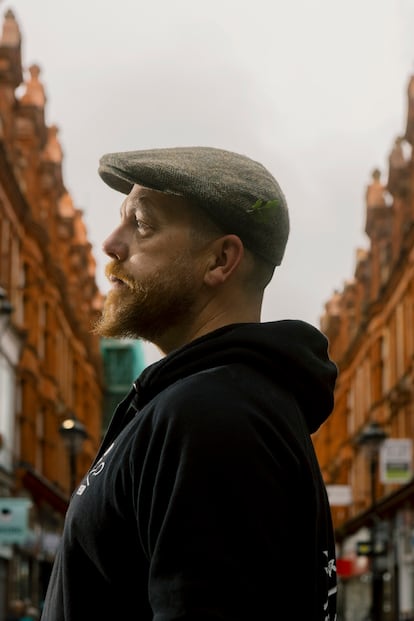 Simon Bramwell, activista y cofundador de Extinction Rebellion, fotografiado en Reading, Inglaterra.