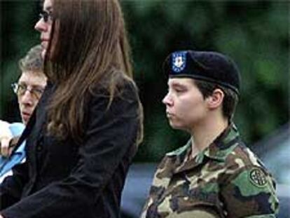 La soldado Lynndie England, a su llegada al tribunal militar de Fort Bragg.