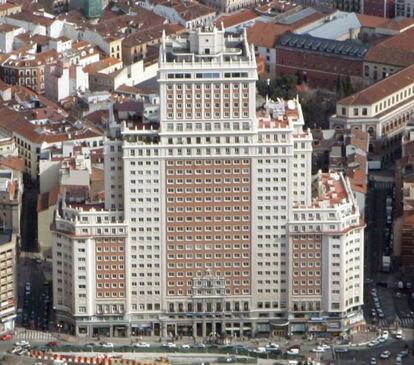 Edificio España once housed a hotel, office space and apartments.