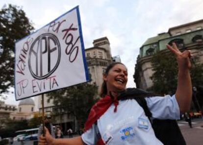 Manifestación a favor de la expropiación de YPF.