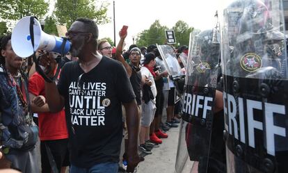 Protestas en Kenosha, Wisconsin, después de que un policía realizara siete disparos contra un hombre afroamericano delante de sus tres hijos.