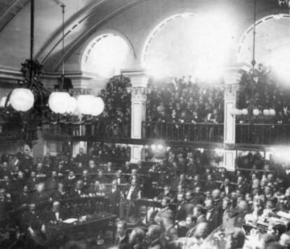 A sessão do Senado que aprovou a Lei Áurea.