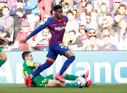 Junior Firpo en una acción del partido entre el Barcelona y el Eibar del pasado 22 de febrero de 2020 disputado en el Camp Nou.