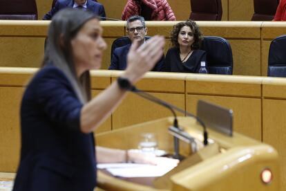 Pleno del Congreso, reunido excepcionalmente en el Senado, que debate la convalidación de tres decretos del Gobierno con medidas para amortiguar la crisis.