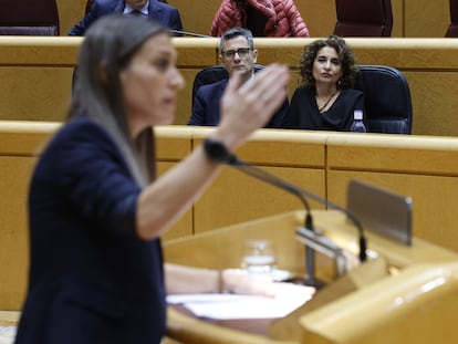 Pleno del Congreso, reunido excepcionalmente en el Senado, que debate la convalidación de tres decretos del Gobierno con medidas para amortiguar la crisis.