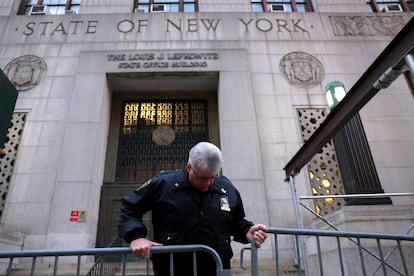 A New York State Courts officer