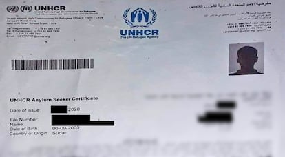 Certificado de solicitud de asilo a Acnur que registró Sam en Libia.