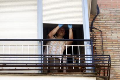 Ventana desde la que cayó la niña.