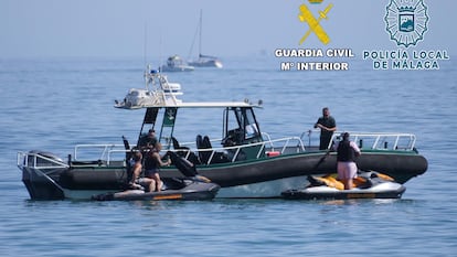 Operativo de control de motos acuáticas de la Policía Local de Málaga y la Guardia Civil.