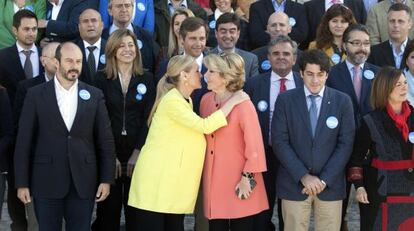 Cirstina Cifuentes y Esperanza Aguirre esta ma&ntilde;ana en Manzanares.