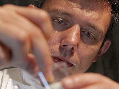 Álvaro Garrido, del restaurante Mina de Bilbao, es uno de los ocho jóvenes cocineros que compiten hoy en Madrid en la final del II premio Chef Millesime, cuyo objetivo es promover a relevantes chefs de diferentes comunidades autónomas menos conocidos fuera del sector especializado.