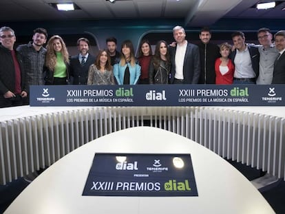 Galardonados, presentadores y organizadores de los Premios Cadena Dial. 