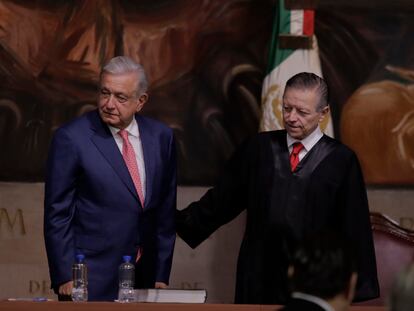 Andrés Manuel Lopez Obrador y Arturo Zaldivar, durante un acto oficial en la sede de la SCJN en Ciudad de México.