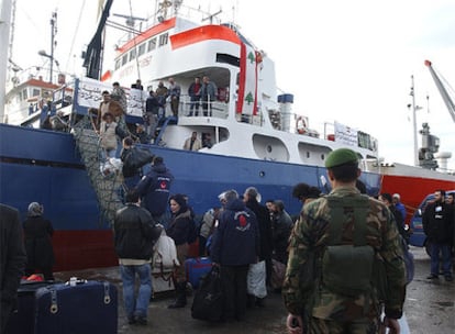 Imagen previa a la salida del 'Tali' tomada el martes en el puerto de Trípoli.