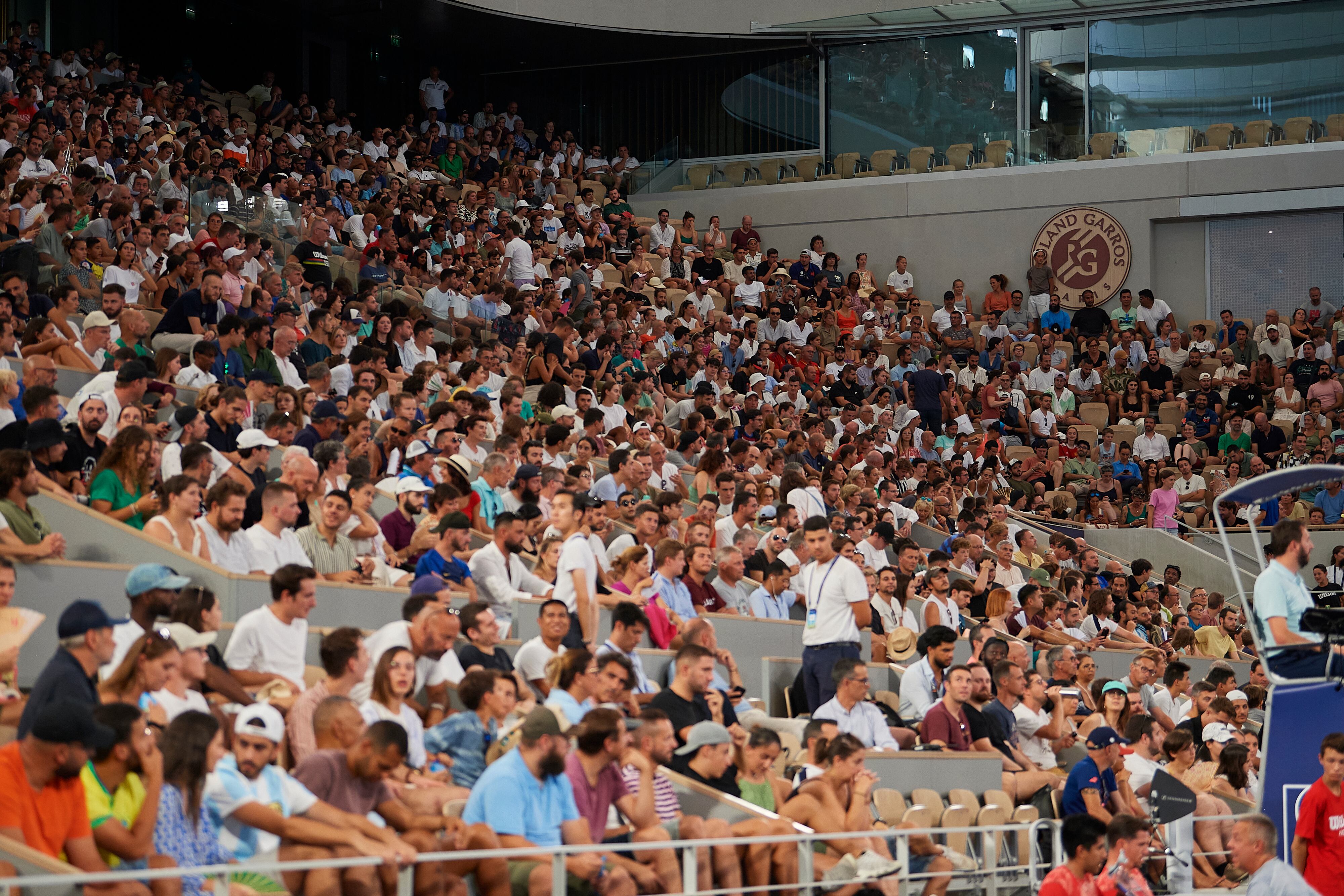 El público abarrota las gradas de la Philippe Chatrier durante la celebración del torneo de Premier Padel.