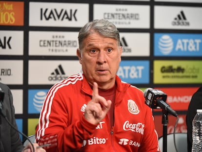 El entrenador Gerardo Martino en una rueda de prensa en Arizona.