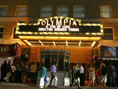 La fachada del Teatro Olympia en Miami, Florida, en marzo de 2007.