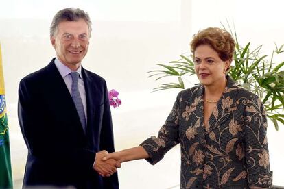 Dilma Rousseff e Mauricio Macri, em encontro em Brasília.