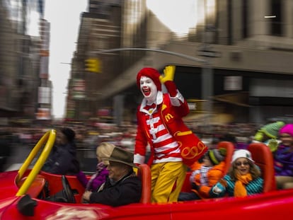 Ronald McDonald durante um passeio em Nova York.