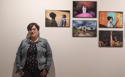 Myriam Navas, cofundadora de Tucutucu Producciones en la instalación del COAM que alberga el World Press Photo.