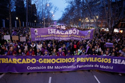 La manifestación feminista transinclusiva, este viernes en el paseo del Prado.