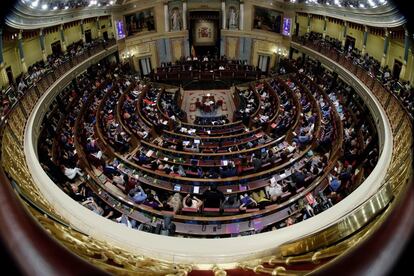 Vista general del hemiciclo durante el discurso de investidura de Pedro Sánchez.