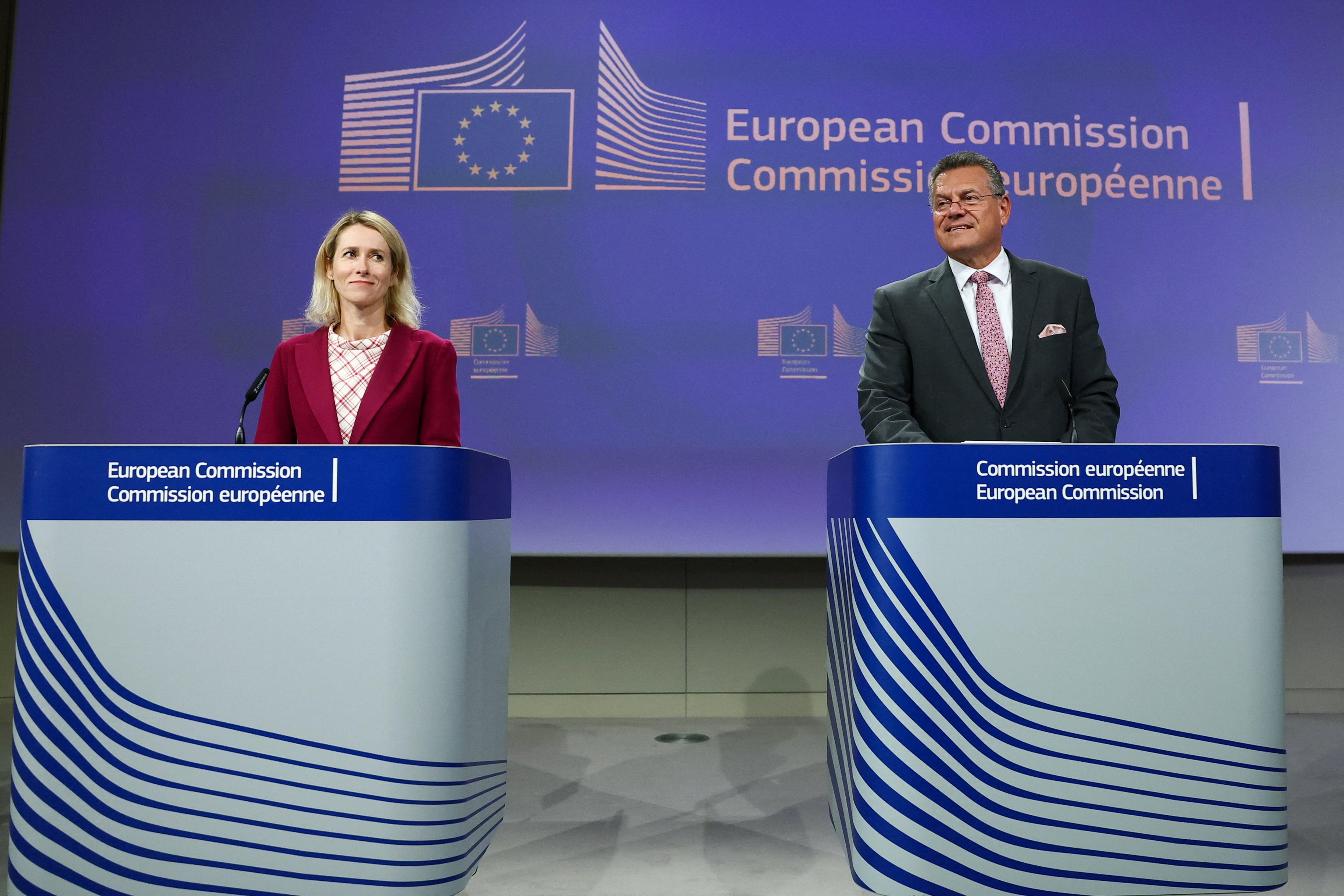 La alta representante para Asuntos Exteriores, Kaja Kallas, y el comisario de Comercio, Maros Sefcovic, este miércoles en Bruselas.