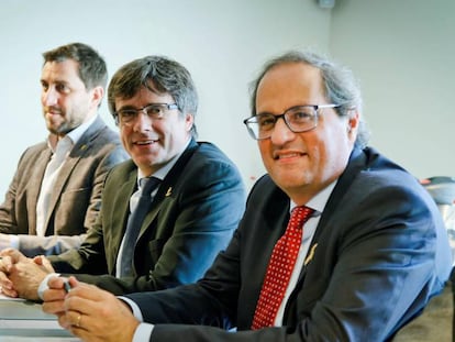 El president Torra, l'expresident Puigdemont i l'exconseller Comín, a Waterloo.