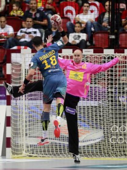 Felipe Ribeiro lanza ante Sierra. 