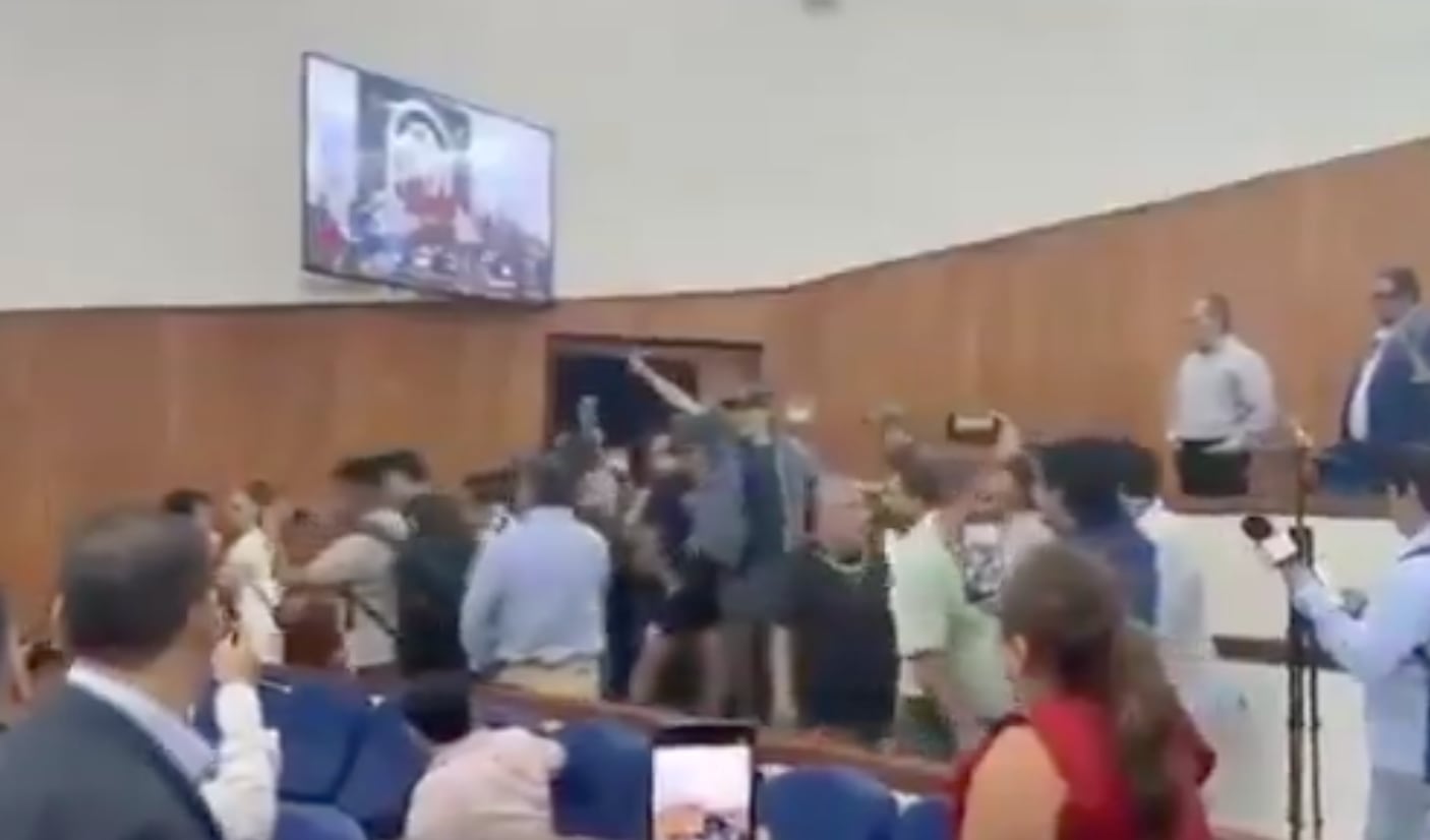 El Congreso de San Luis Potosí aplaza la revisión de la ley que penaliza el uso de inteligencia artificial
