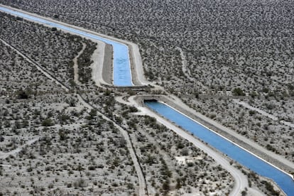 The Colorado River Aqueduct is seen in Hayfield Lake, California, United States May 18, 2015. California water regulators have adopted the state's first rules for mandatory cutbacks in urban water use as the region's catastrophic drought enters its fourth year. Some communities will be required to trim water use by as much as 36 percent. REUTERS/Lucy Nicholson