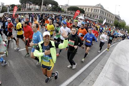 Caras de alegría al inicio del maratón de Madrid.