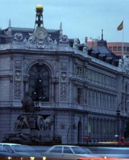 Banco de España En la foto fachada del edificio desde la plaza de La Cibeles de Madrid