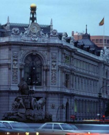 Banco de España En la foto fachada del edificio desde la plaza de La Cibeles de Madrid