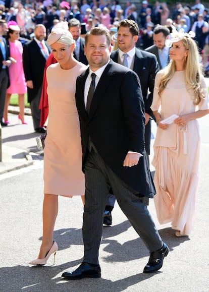 El televisivo James Corden (Reino Unido, 1978) optó por un chaqué clásico y sin alardes que le favorecía bastante, concentrando sus apuestas en los dos extremos de su cuerpo: la cabeza y los pies. Por un lado, un tupé 'oldschool' cuidadosamente fijado. Por otro, zapatos de hebilla doble o monkstrap, una opción elegante y algo retro que prácticamente ningún otro invitado eligió.