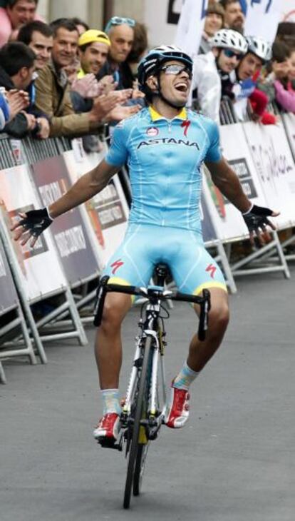 Mikel Landa se impone en la quinta etapa de la Vuelta al País Vasco.