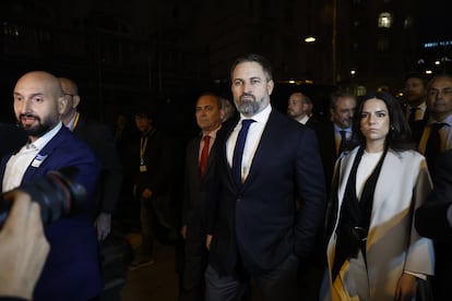 El líder de Vox, Santiago Abascal, tras salir del Congreso de los Diputados.