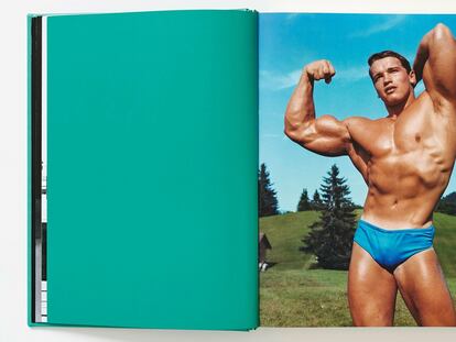 Un joven Schwarzenegger posa con poca ropa y mucho músculo en una de las imágenes del libro de Taschen 'Arnold'.