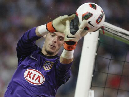 De Gea intenta atajar un balón