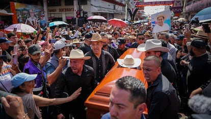 Funeral of Carlos Alberto Manzo in Uruapan, Michoacán