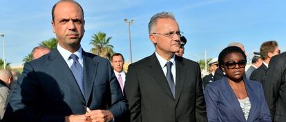 Los ministros Alfano (de Interior), Mauro (Defensa) y Kyenge (Inmigración).