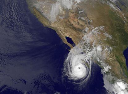 Imagen tomada por satélite del huracán Norbert.