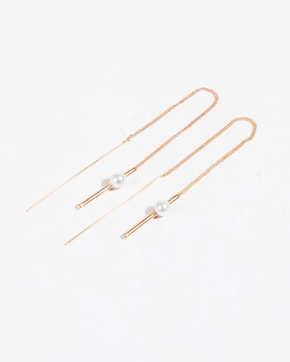 Pendientes de Parfois con 'perla' (5,90 euros).