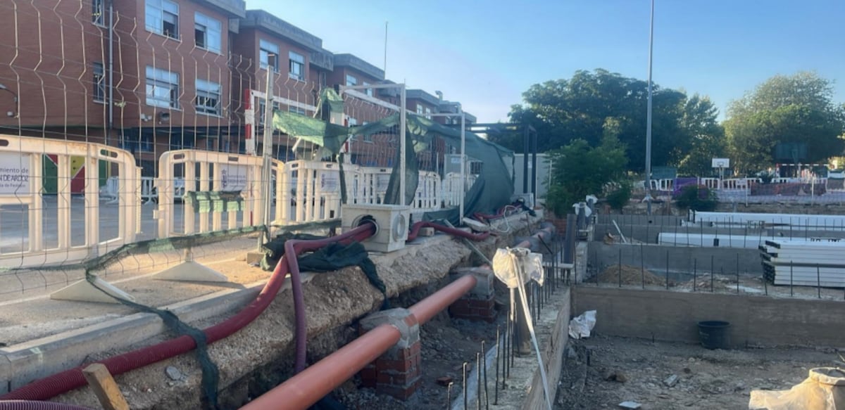 Obras, grietas y amianto en las aulas: 77 centros educativos de Madrid en reforma y más de 100 incidencias graves
