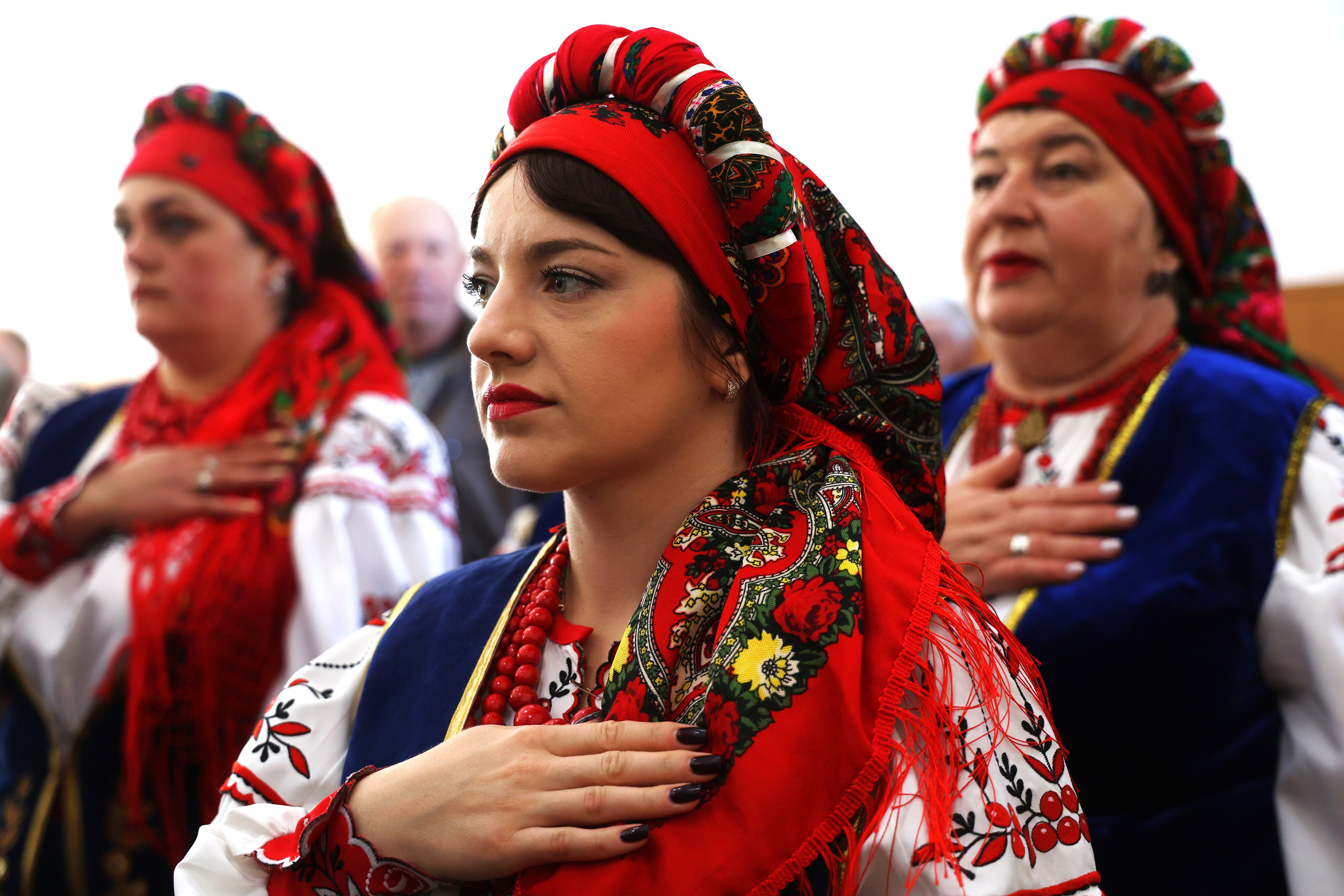 Integrantes de un coro durante el festival en honor a la ciudad de Oleshki celebrado en Umán el 3 de octubre.