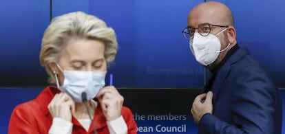 La presidenta de la Comisión, Ursula von der Leyen, y el presidente del Consejo Europeo, Charles Michel, en una imagen de archivo.