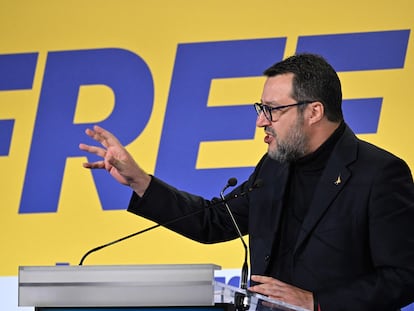 Matteo Salvini, durante el mitin del grupo de la extrema derecha en el Parlamento Europeo, Identidad y Democracia, este domingo en Florencia.