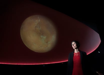 A engenheira Gisela Detrell, fotografada no CosmoCaixa, em Barcelona.