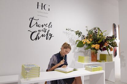 Chufy, como la llaman los más cercanos, durante la firma de libros en Barcelona en HG Gallery.